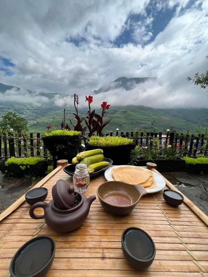 Tavan Dragon House